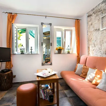 House Lea بيت للعطل إيغراني