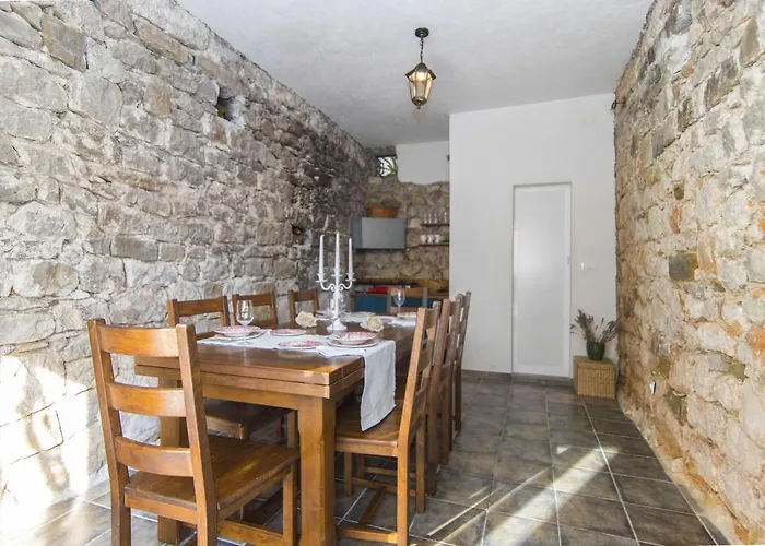 House Lea Vikendica Igrane